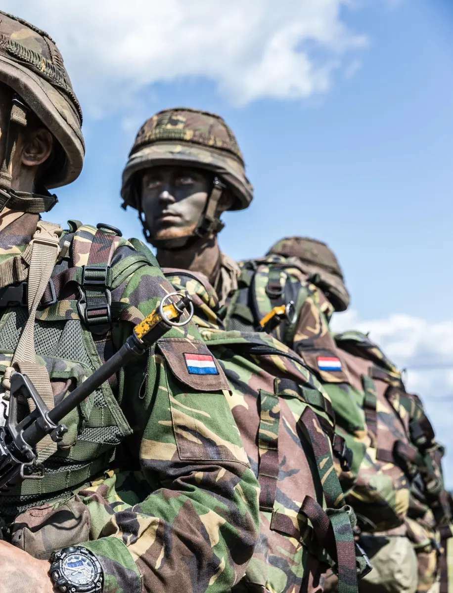 Foto van Hendri Vermeer in het leger als militair